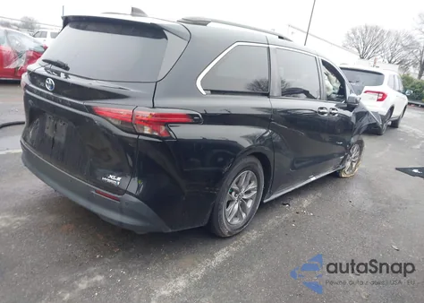 2021 Toyota Sienna Xle z USA, uszkodzony, nr VIN 5TDYRKEC4MS072636